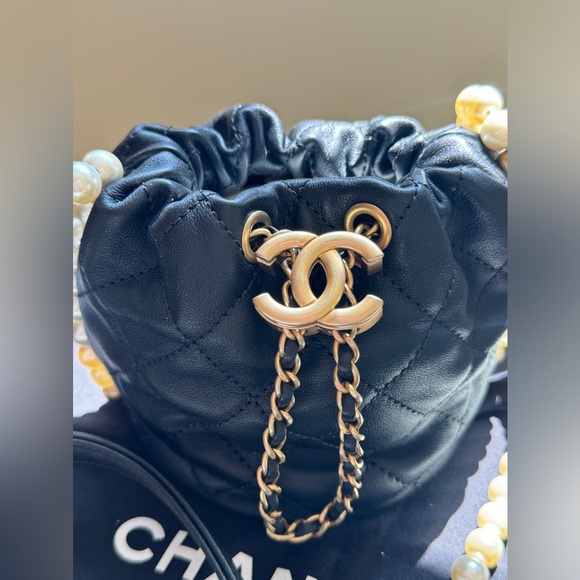 CHANEL “about pearls” mini quilted bag - never been worn - Like New✨ - Picture 5 of 12